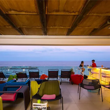 מלון Cala Luna 3*