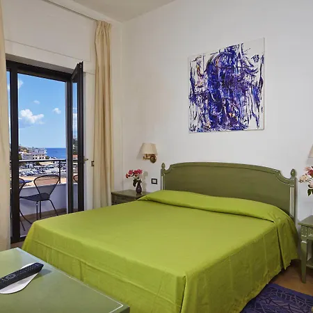 Cala Luna Hotel