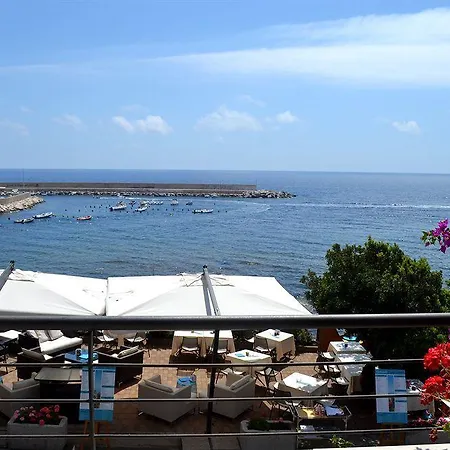 מלון Cala Luna