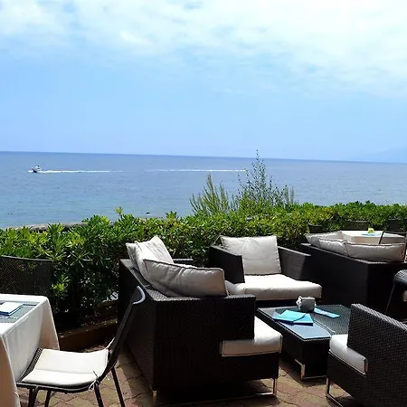 מלון Cala Luna 3*