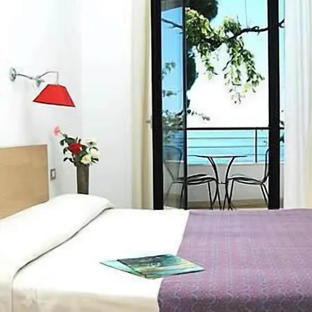 Hotel Cala Luna 3*